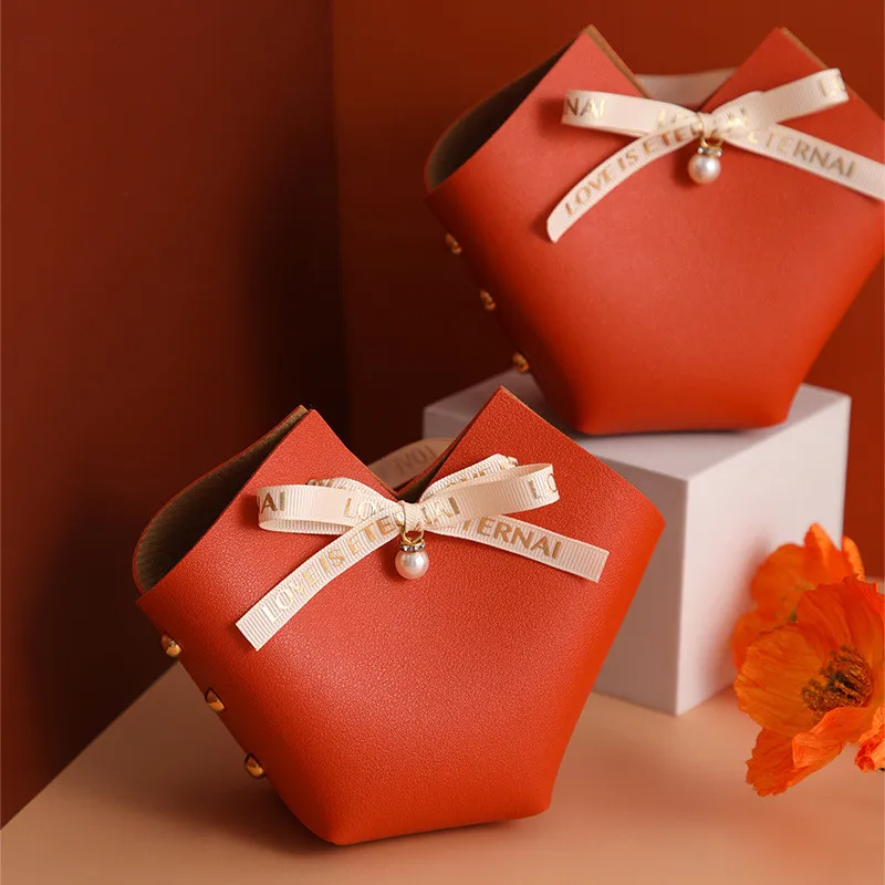 

10/20/30pcs Heart Leather Bags Gifts For Wedding Guests Chocolates To Eat Packing Ribbon Pearl Decoration Candy Box