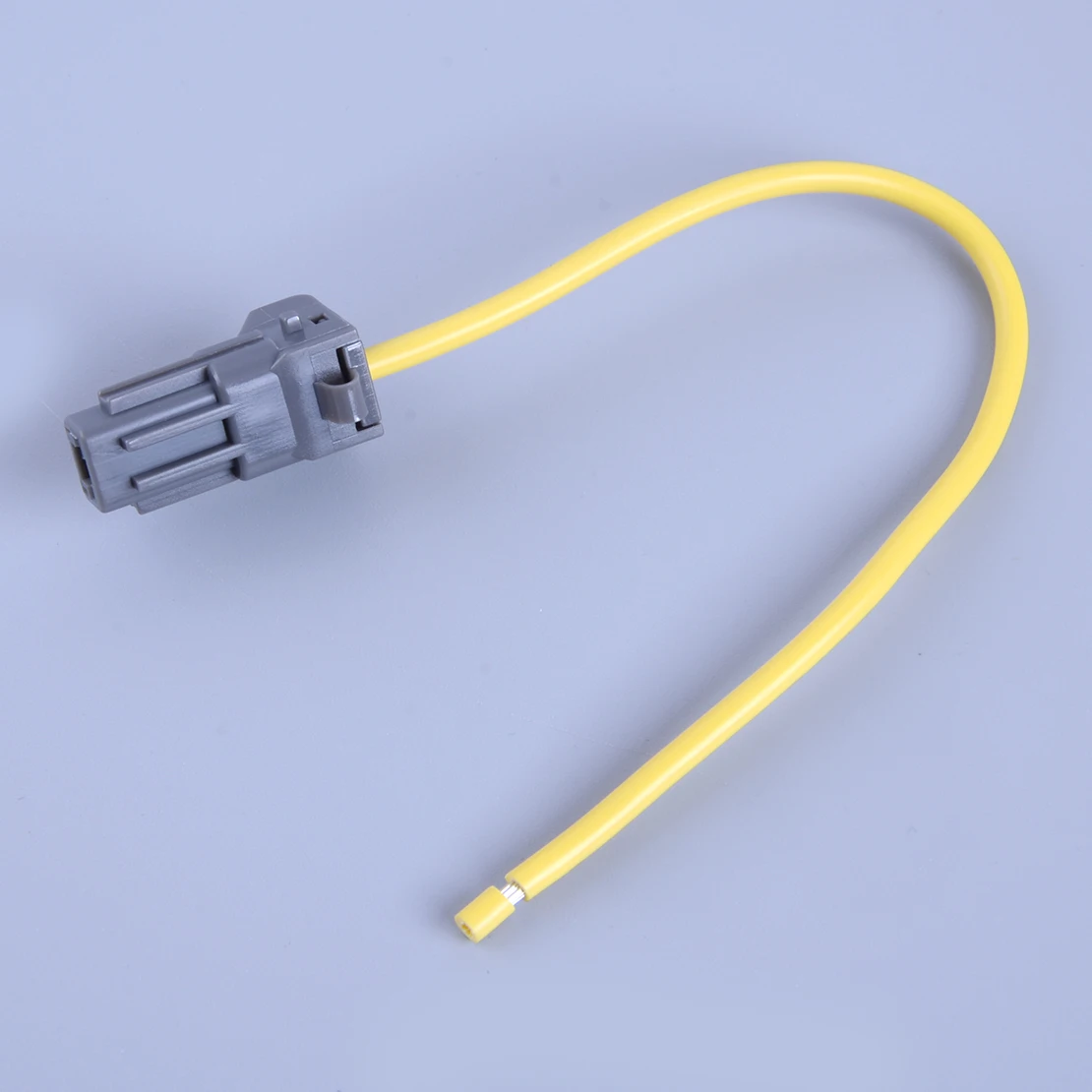 Starter Motor Solenoid Pigtail ปลั๊กสายรัดพอดีสำหรับ Hyundai Entourage Equus Genesis Sonata Accent Azera Elantra Tucson