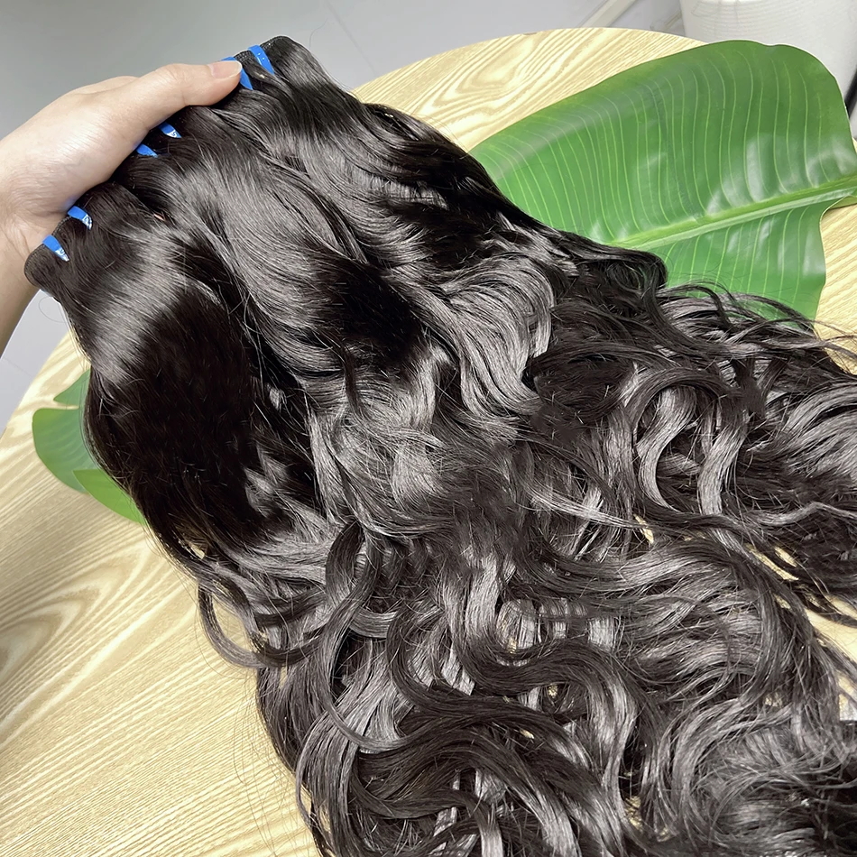 Fasci di capelli ondulati naturali 18A, doppia trama, colore nero naturale ondulato vietnamita # 1B Estensioni del tessuto dei capelli umani vergini grezzi al 100%.