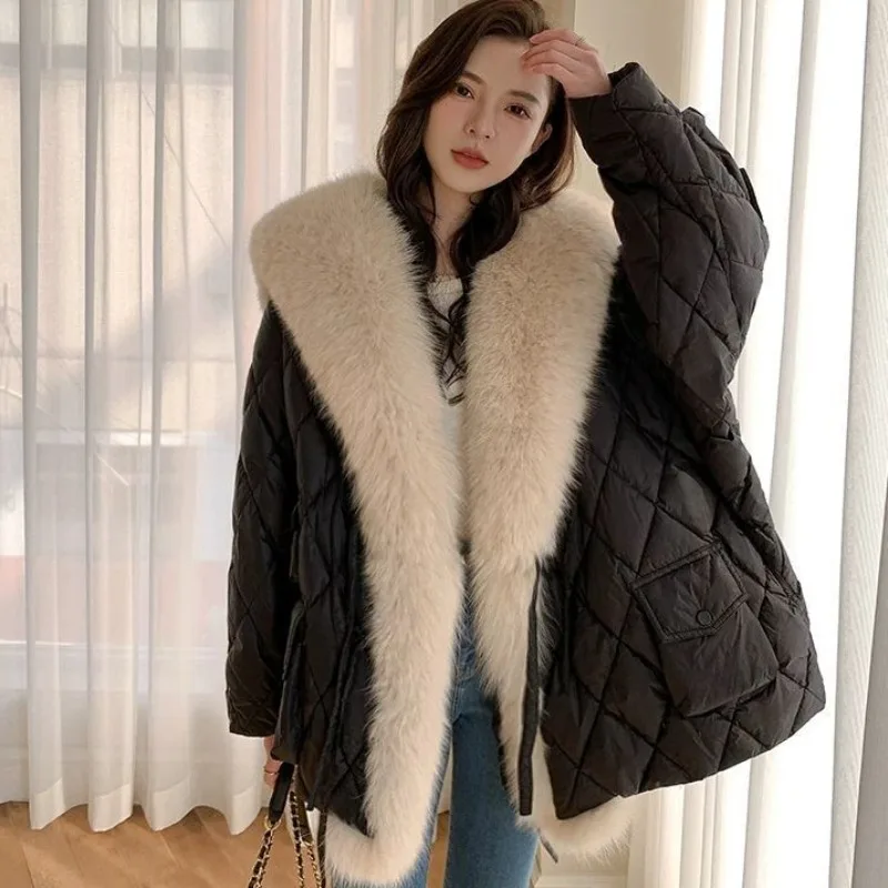 2023 Winter New Oversized Imitation Fox Fur Collar Fashion Stitching Women Parka Female Mid-Length Warm Casual Faux Fur Coat