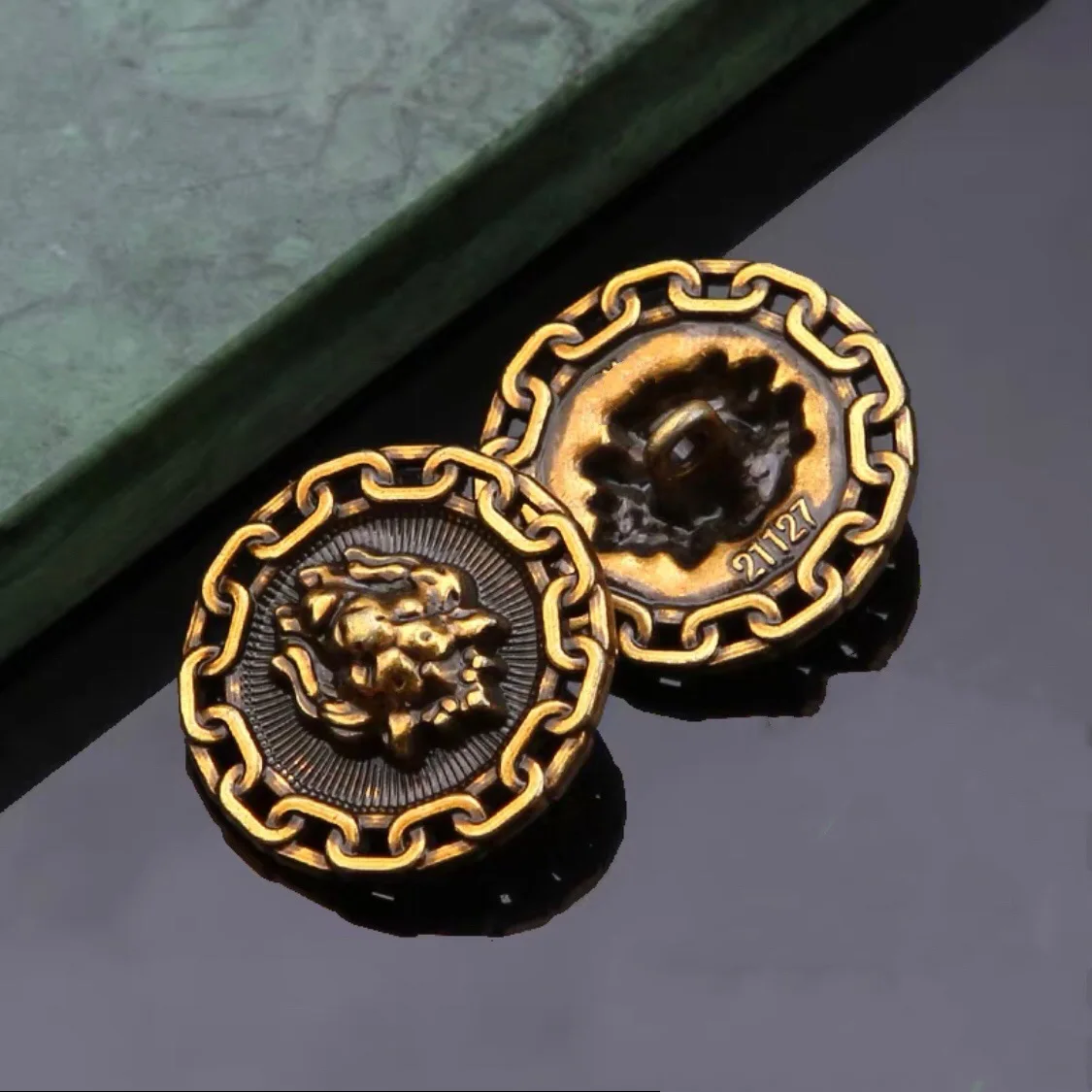 10Pcs Fashion Lion Head Hollow Metal Button British Style Round Coat Dress Decoration Sewing Button Cufflinks