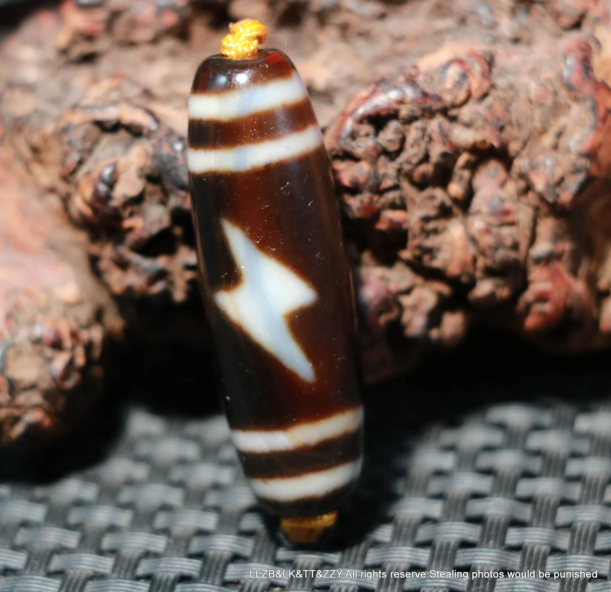 Collectible Treasure LKbrother Sauces Magic Power Tibetan Old Agate 5 Eyed Lightening Symbol Dzi bead Amulet UPD0708A813