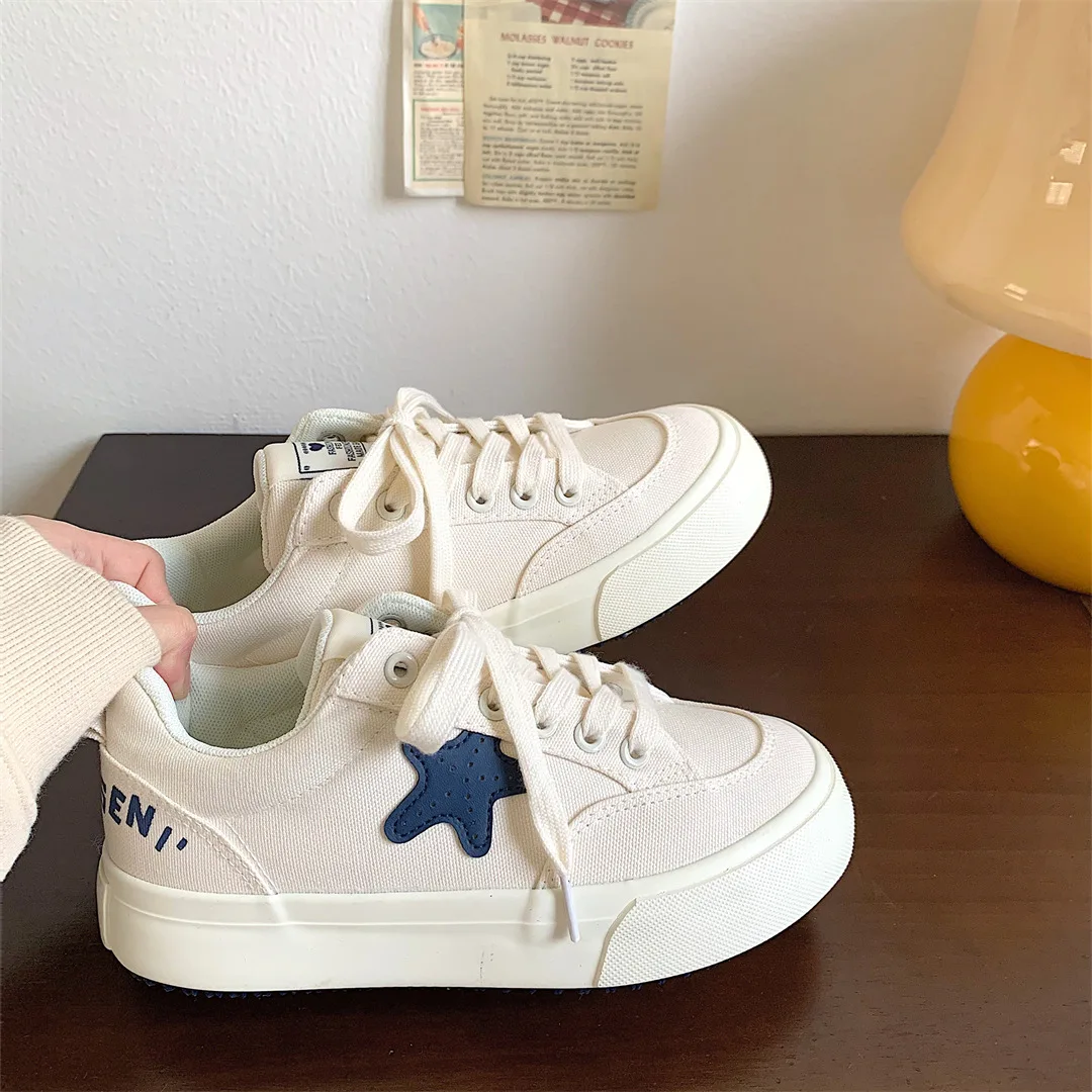 

Girls' White Canvas Shoes 2025 – Trendy Star Decorated Flats, Versatile Casual Lace-Up Sneakers for Spring Summer Fashion