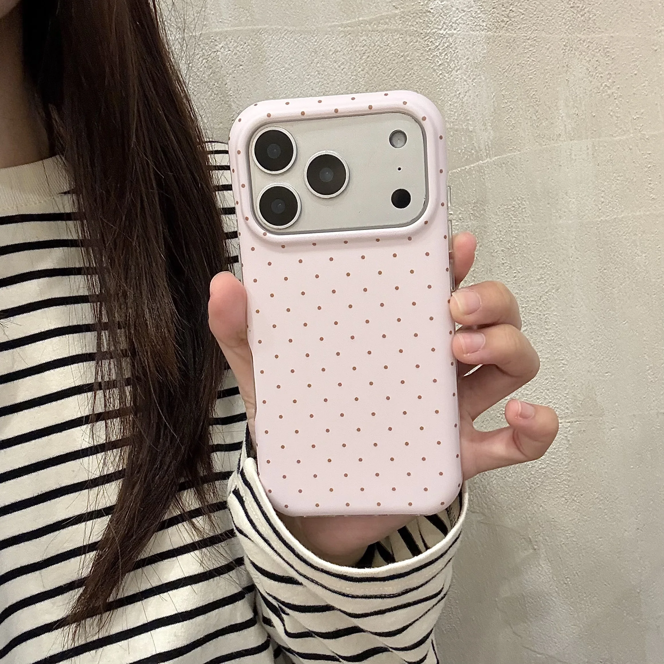 Niedliche Polka Dot Flüssigsilikon Minimalistische Ästhetische Handyhülle für iPhone 18 17 16 15 14 11 12 13 Pro Max Plus Rückseiten-Cover – Detail 5
