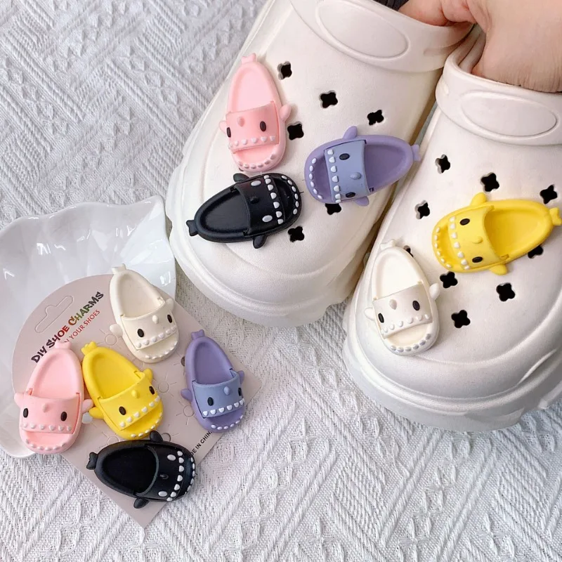 Dijes de zapatos de cocodrilo para niños y niñas, conjunto de Mini tiburón de dibujos animados DIY, sandalias, zapatillas, accesorios, decoración personalizada, regalos de fiesta