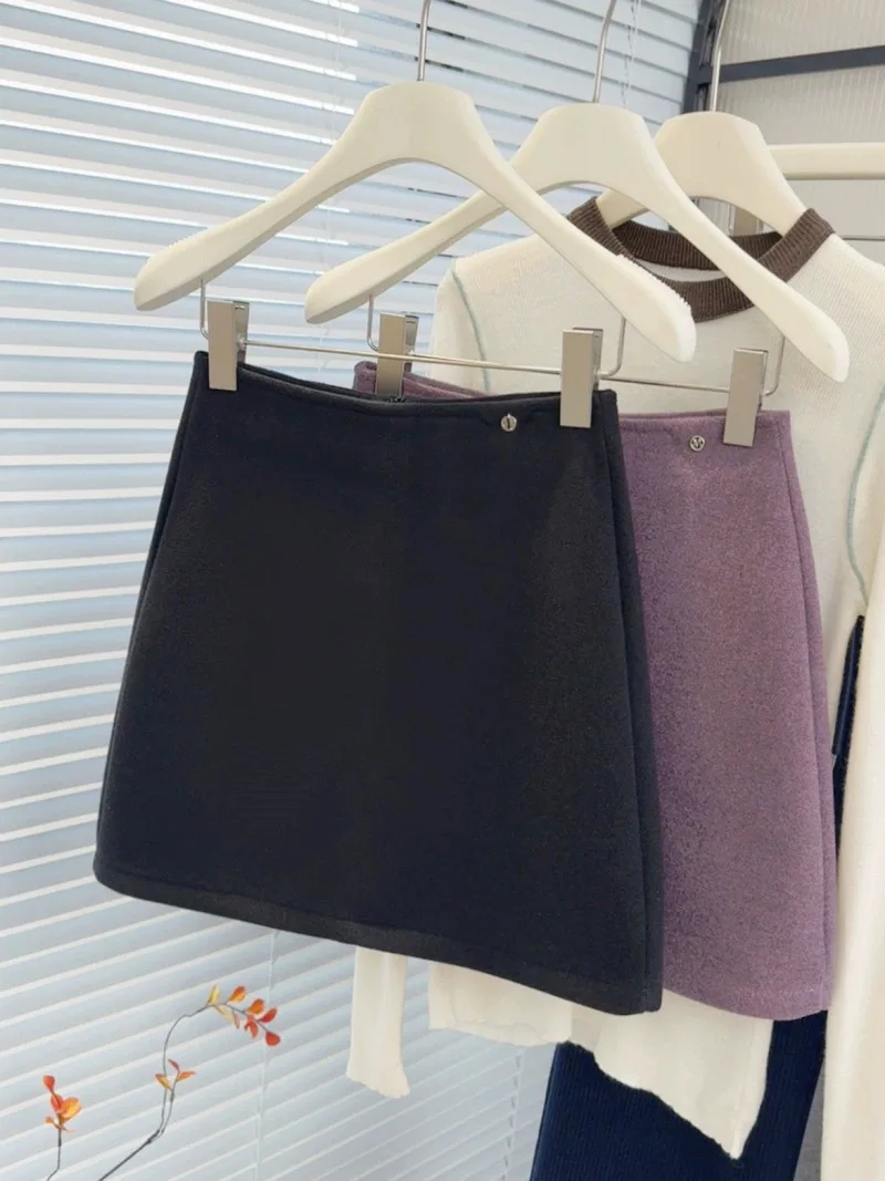 

Woolen bag buttocks half skirt for women, retro high waisted A-line anti glare short skirt, 2025 autumn and winter new style