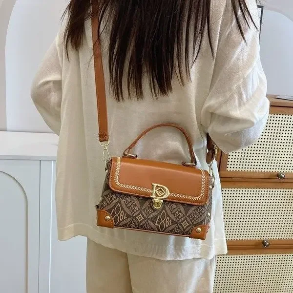 

‌2025 Vintage Lettering Crossbody Bag Women, Adjustable & Detachable Strap Stylish Mini Bag Boho Chic