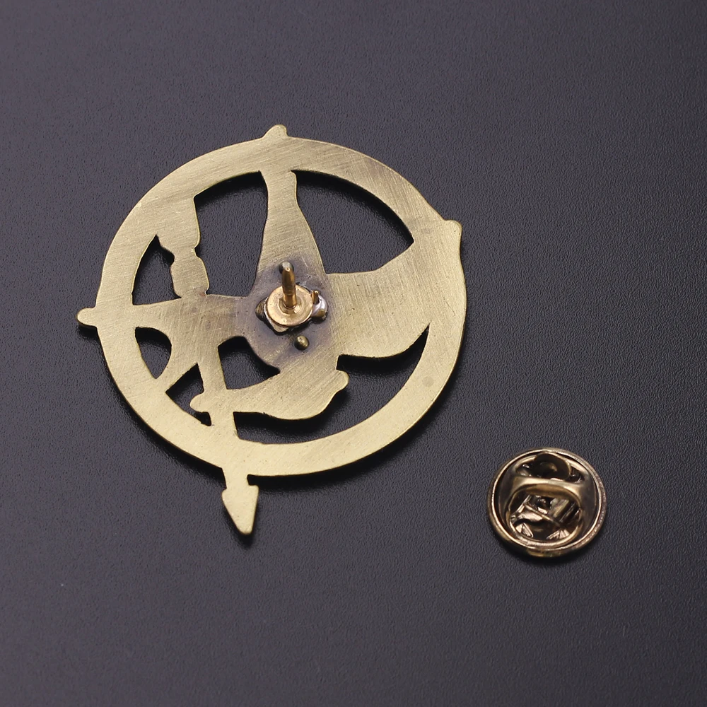 The Hunger Game Movie Brooches Jewelry Mockingjay Metal Button Badges for Handbag Cap Clothing Lapel Pins Accessories Toys Gifts