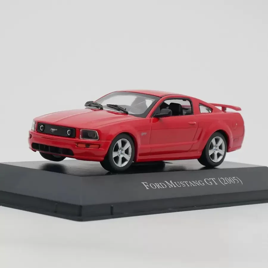 1:43 Scale Ford Mustang GT 2005 Alloy Car Model Collection Ornaments