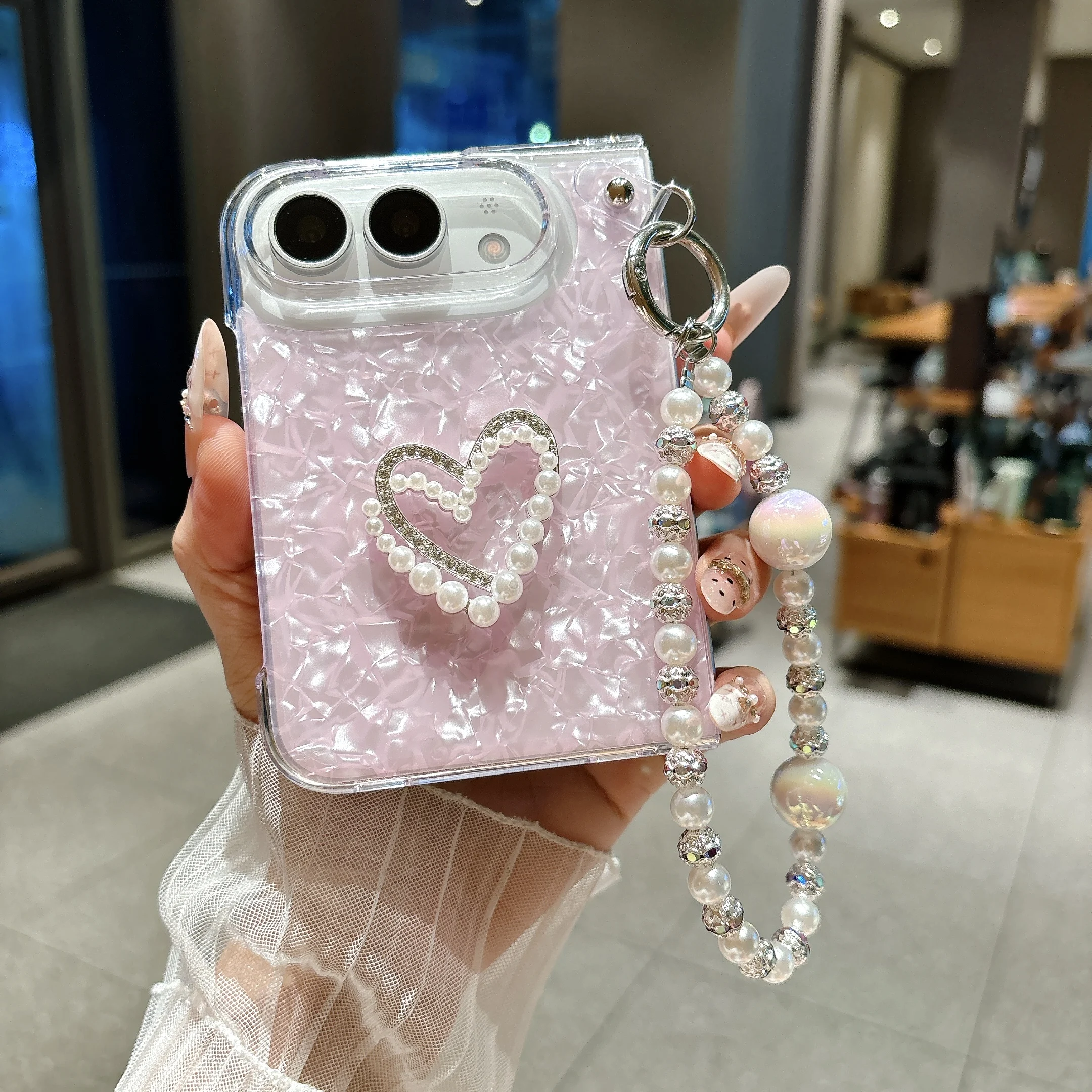 Fashion Shell Pattern Heart-shaped Pearl Strap Phone Case for iPhone Ultra 18 Fold Wide Shockproof Comfortable Grip Slim Cover