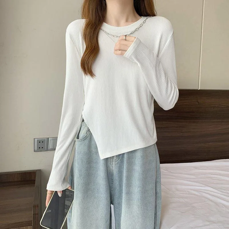 White Long Sleeved T-shirt Spring Autumn New O-neck Slim Chic Side Split All-match Solid Color Short Top