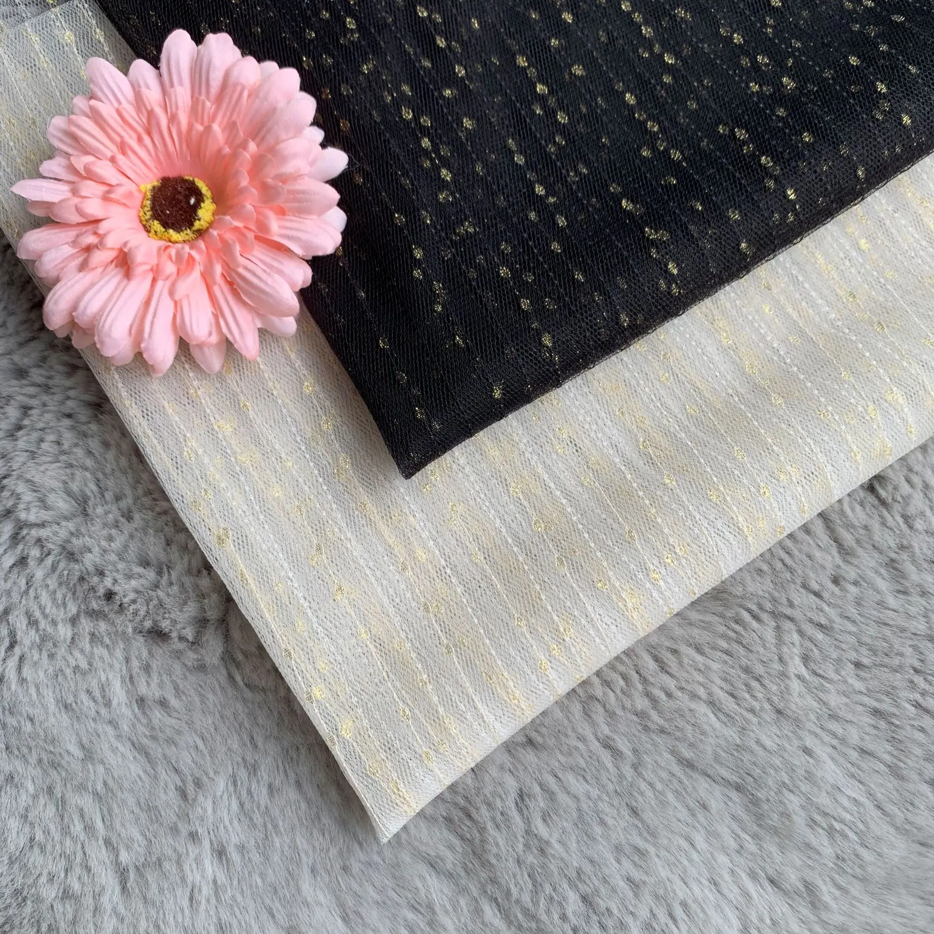 Baby Clothing Made In Usa - Altın iplik jakarlı gazlı bez dantel