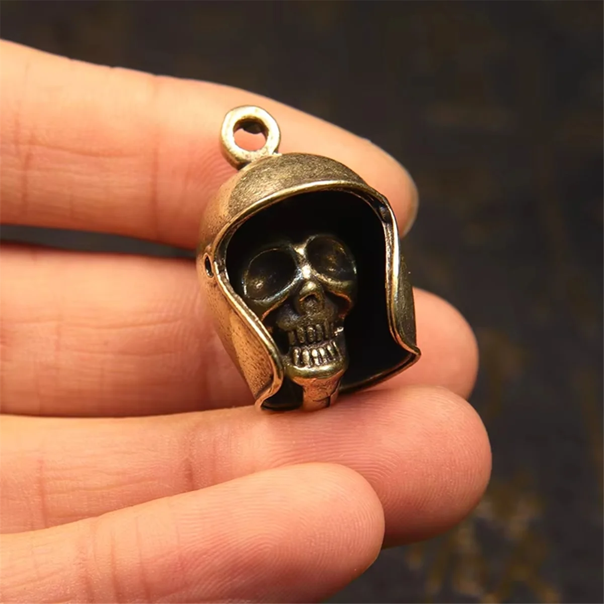ABDHH Brass Skull HeadHelmet Bell Key Chains Pendants Punk Men Motorcycle Keychains Hanging Jewelry Vintage Copper Wind Chime