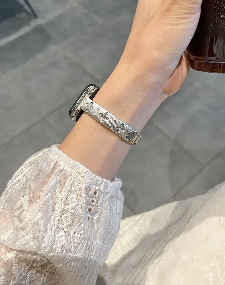 

Fine flower studded diamond strap suitable for Xiaomi Band 8Pro/9Pro，For Mi band 3/4/5/6/7，8/8NFC/9/9NFC/10/10NFC，For Redmi Watc