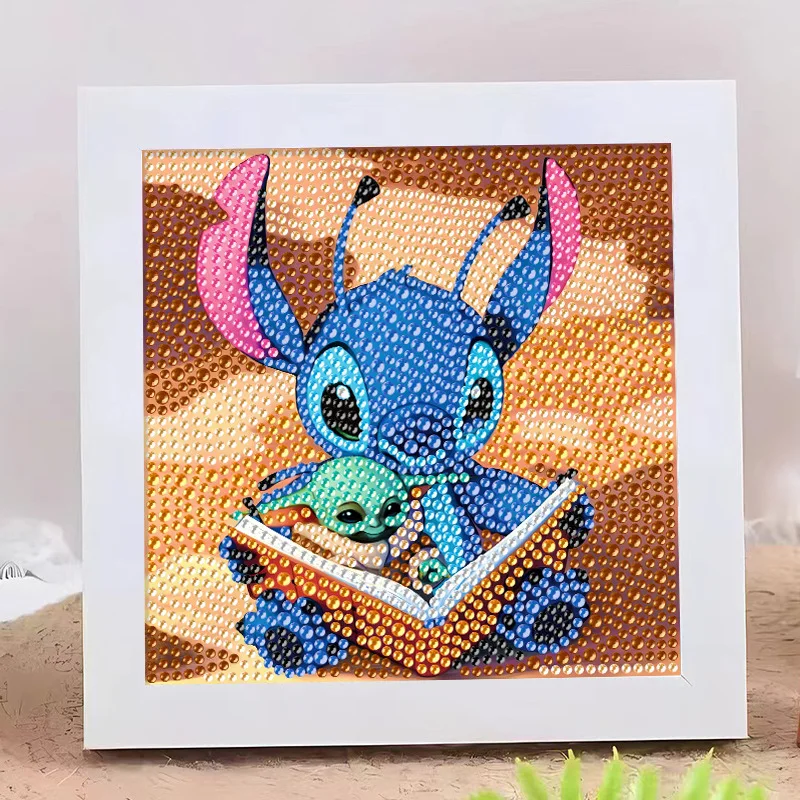 18x18cm With White Frame 5D Full Round Drill Diamond Painting Kit Cute Big Ears Blue Alien Pet Reading Book Little Green Compani view 4