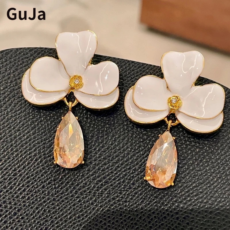 

Trendy Jewelry Elegant Temperament Metal Whit Flower Earrings For Women Female Gifts Delicate Design Pretty Ear Accessories