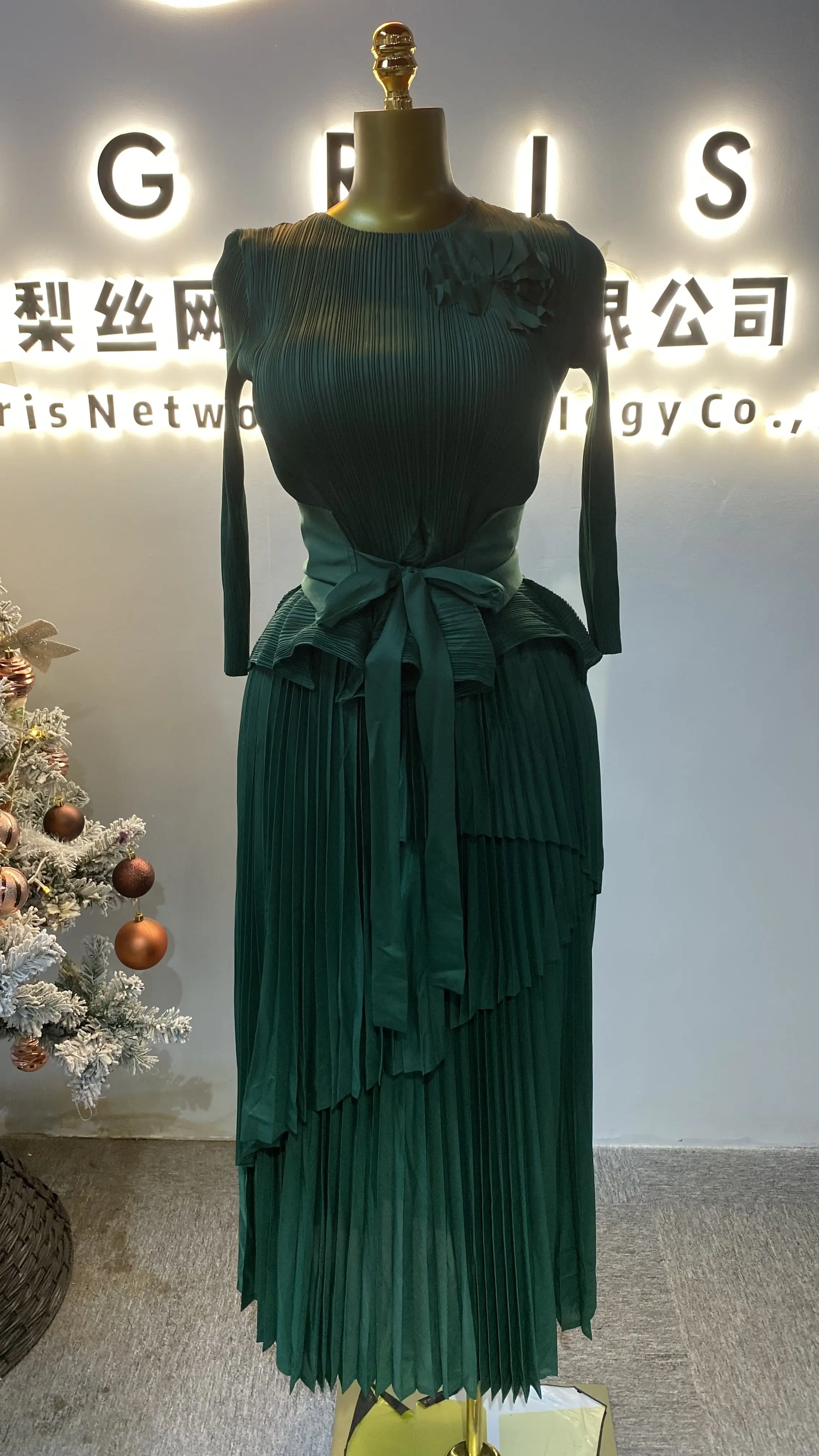 

Pleated solid color ruffled collar plus size ankle-length women's summer formal wear-GZXX030