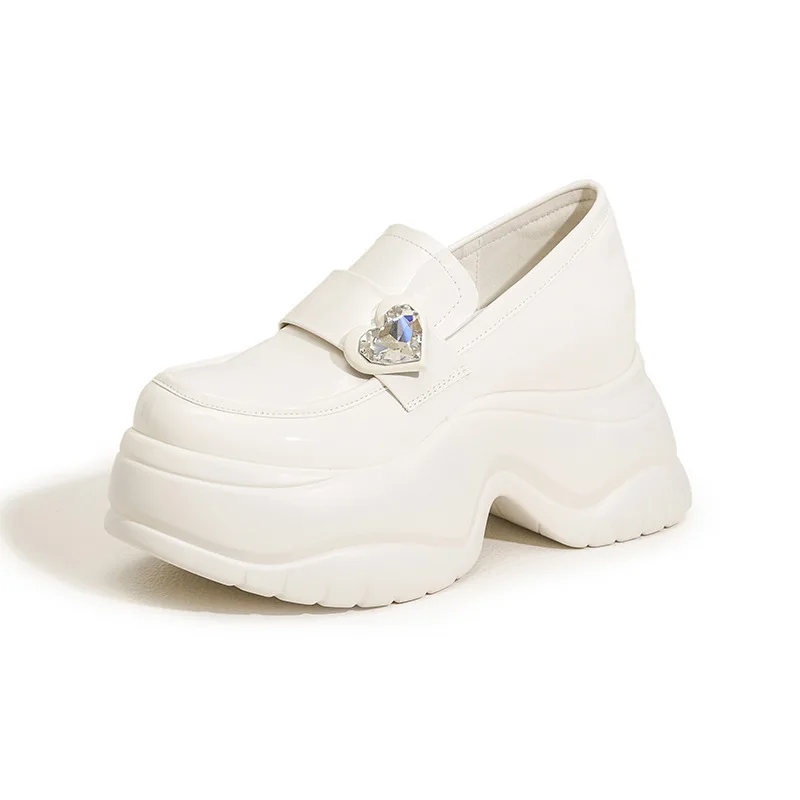 

2025 г., женские весенние новые черные туфли на плоской подошве, женские лоферы без шнуровки, топсайдеры с металлической цепочкой, дизайнерские повседневные кожаные оксфорды