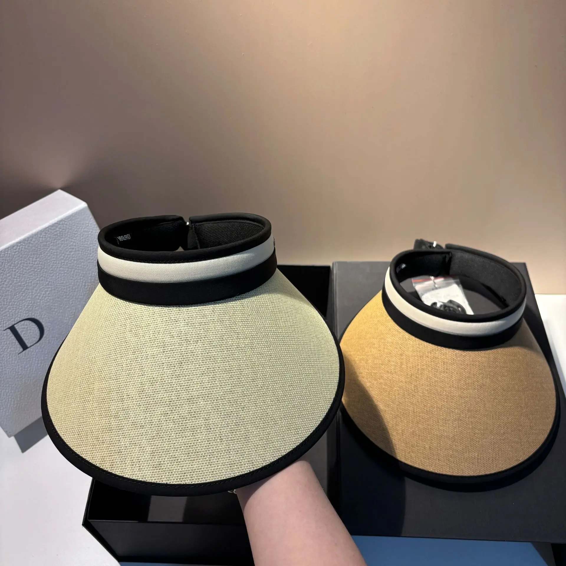 قبعة نسائية مخططة من الفينيل بحافة كبيرة للصيف للحماية من الأشعة فوق البنفسجية، نوع عصابة رأس مجوفة للشاطئ، مظلة خارجية قابلة للطي