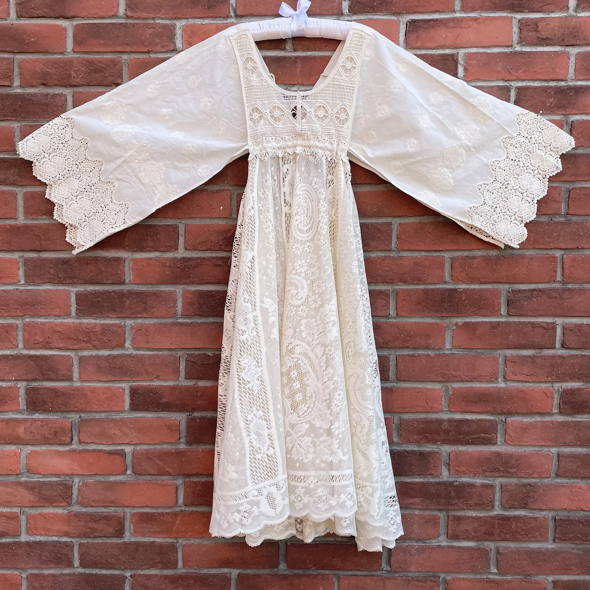 Don&Judy Elegant Maternity Gown with Intricate Floral Lace Overlay Bell Sleeves Breathable Stretch-Fit Design for All Trimesters