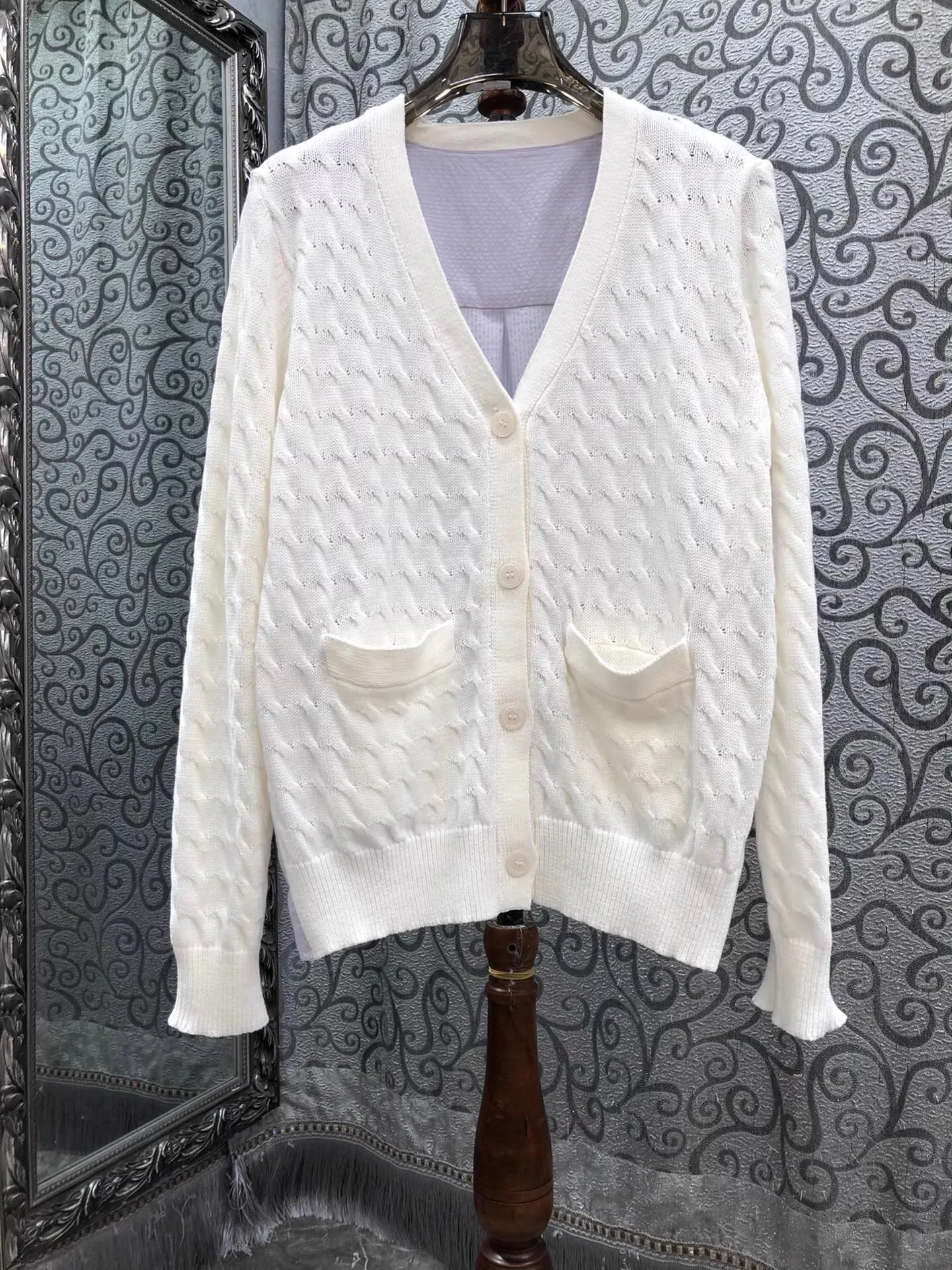 

Новые горячие продажи, кардиганы, осень-зима 2025 года, свитера, женские свитера с v-образным вырезом, милые птицы, вышивка, лоскутное вязаное кардиган с длинными рукавами