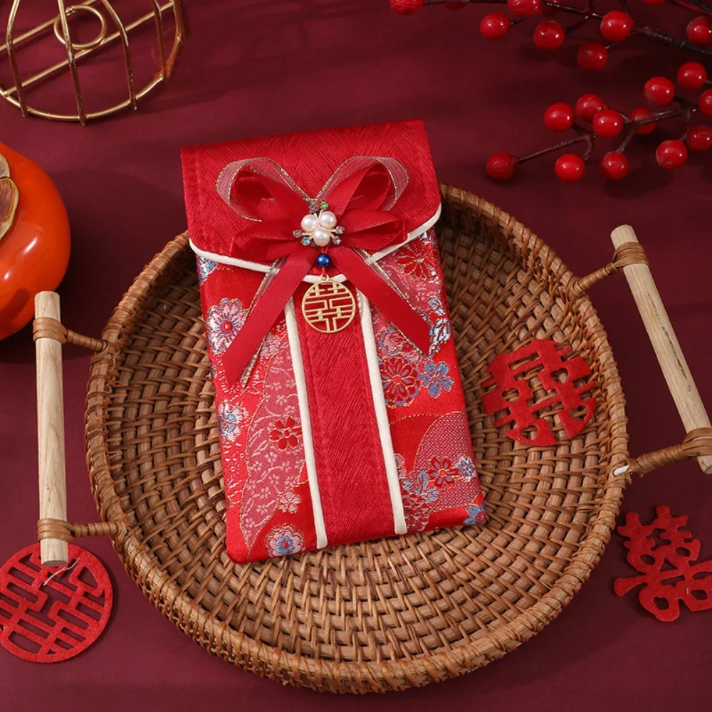 

Embroidery Craftsmanship Chinese Style Red Envelope Exquisite Ten Thousand Yuan Baby Blessing Red Envelope with Tassel