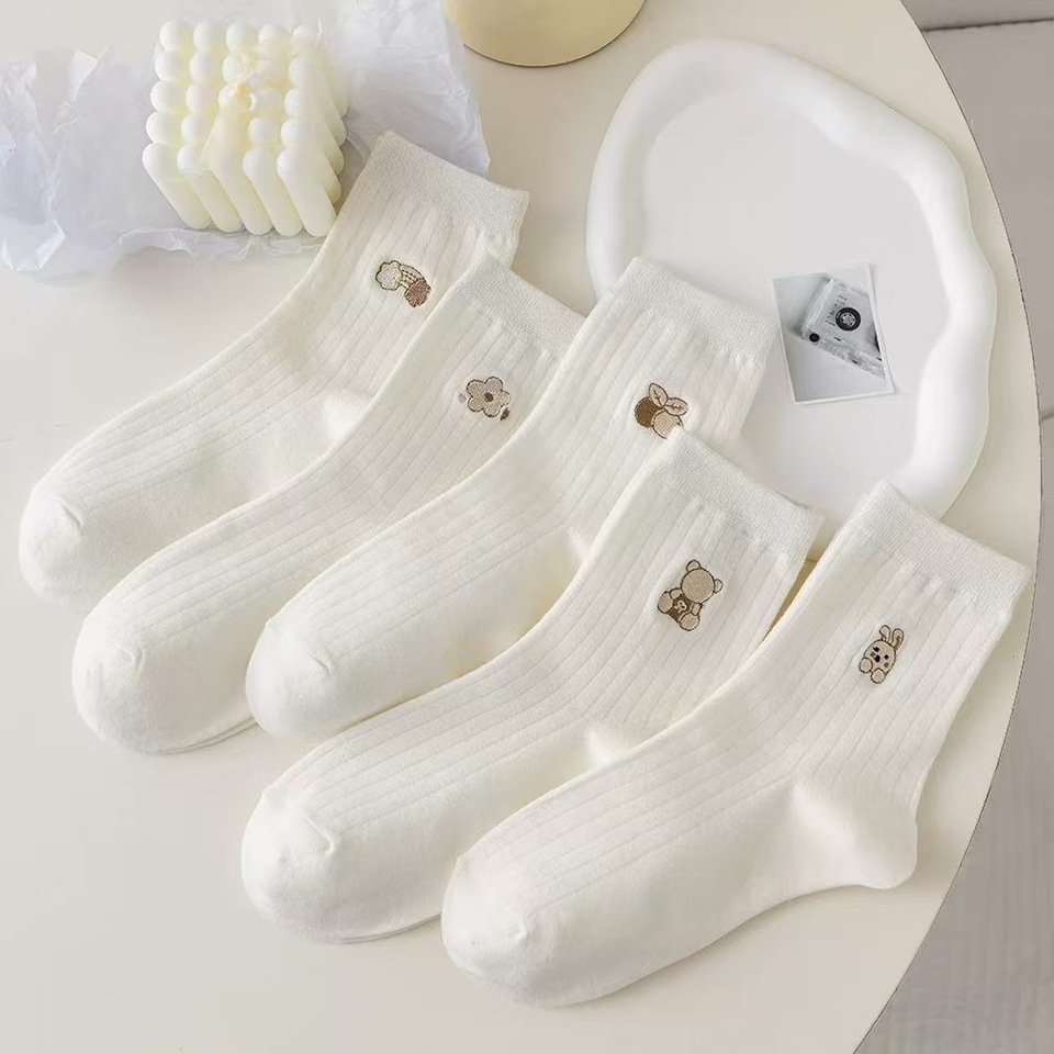  Women's 5 Pairs Cute Cartoon Embroidered Crew Socks, Kawaii Bear Rabbit Animal Print Cotton Socks for Ladies 