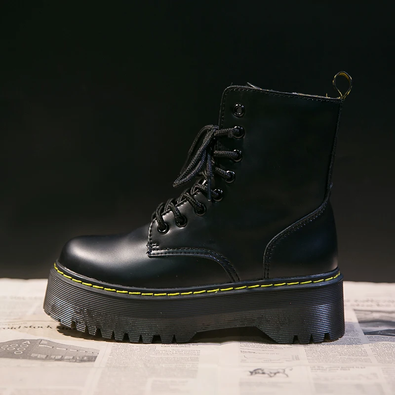 Nuevas Botas de moto para Mujer, zapatos informales de cuero para Mujer, zapatos góticos Punk clásicos minimalistas para Mujer, Botas de plataforma para Mujer