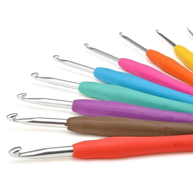 1Pcs 2.0-10.0mm Silicone Handle Crochet Hooks Needles Knit Yarn Sewing Tools Crochet Knitting Needles Weave Craft Knitting