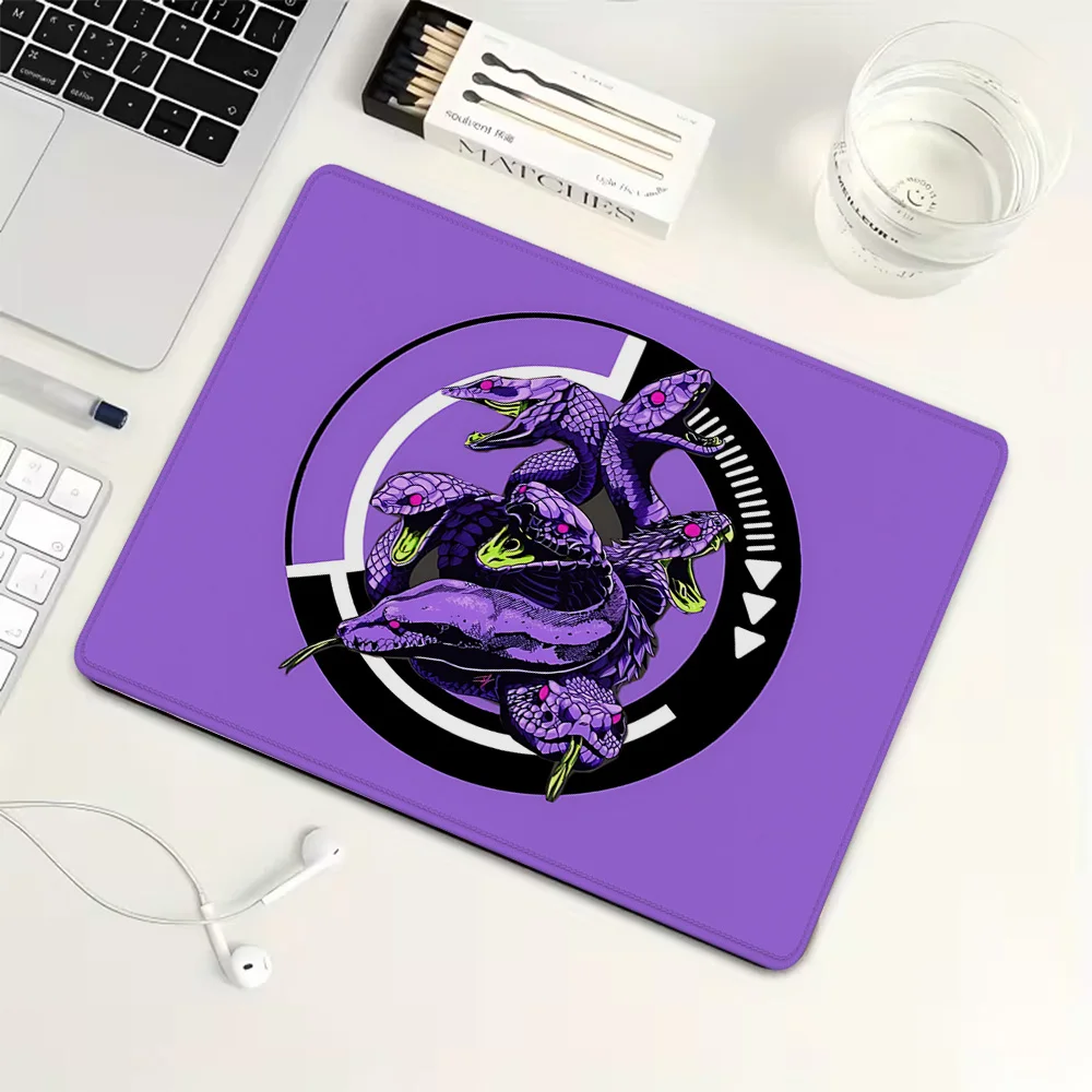 

Purple Snake-Head Totem Small Mouse Pad Rubber Gaming Mouse Pad Mechanical Keyboard Mat PC Gaming Accessories Computer Desk Pad