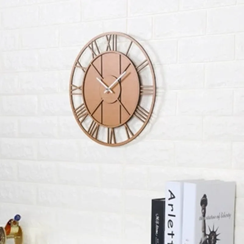 Simple wall clock living room European clock swing hammer retro Roman clock decoration wall clock