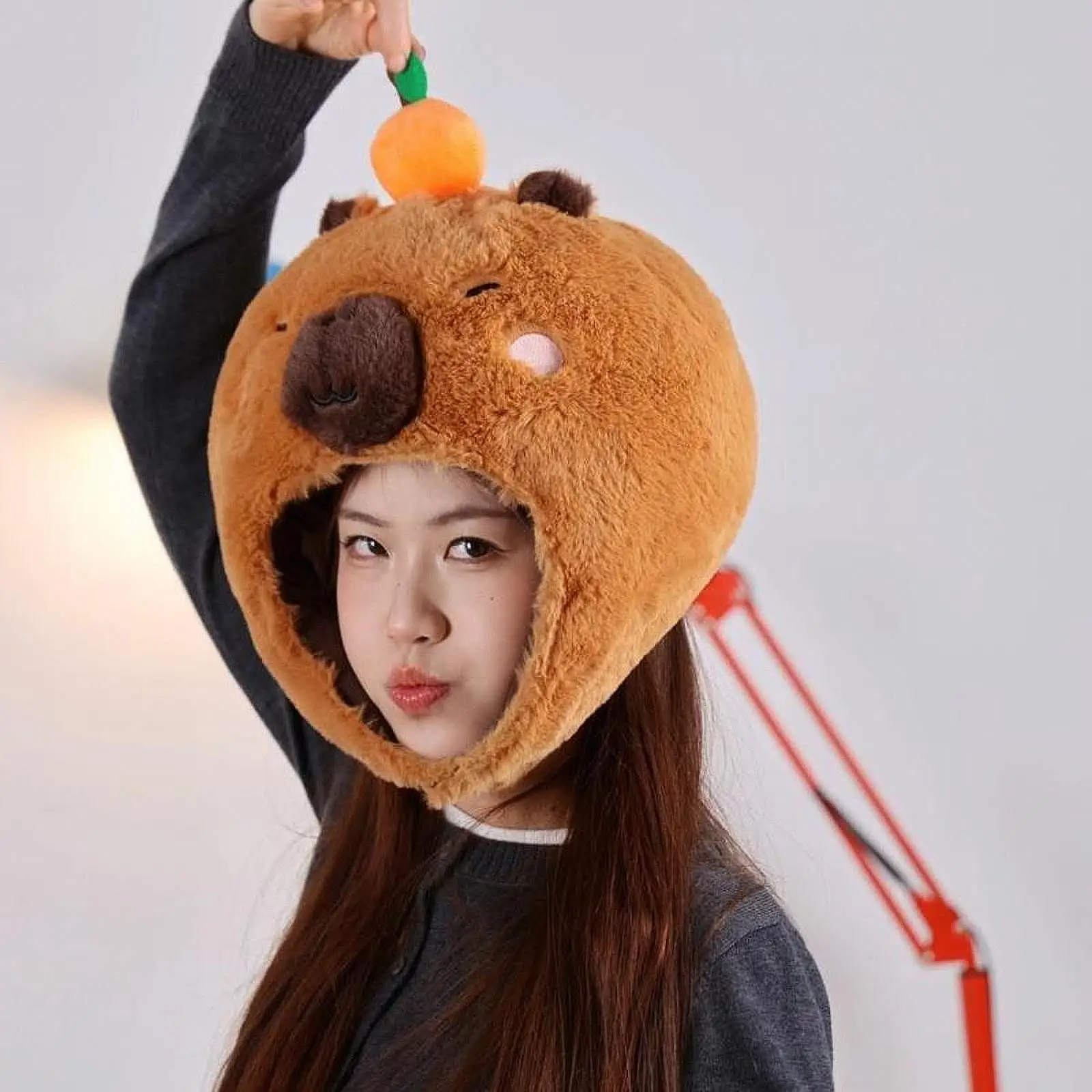 Capybara Copricapo Cappello Cartone animato Divertente Copricapo unico Cappello giocattolo Cappello di peluche per spettacoli teatrali Vacanze di compleanno Carnevale di Halloween