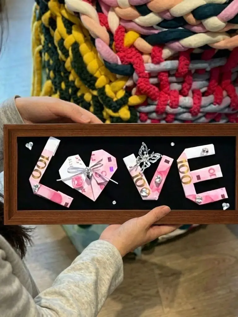 kit-de-materiais-diy-para-presente-de-aniversario-criativo-decoracao-de-quadro-com-flores-artificiais-e-objeto-decorativo-de