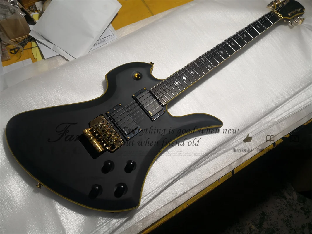 Matte Black guitar tremolo bridge Rose wood fingerboard Maple neck Set In maho body yellow body 22 Frets gold tuner BC Gitta