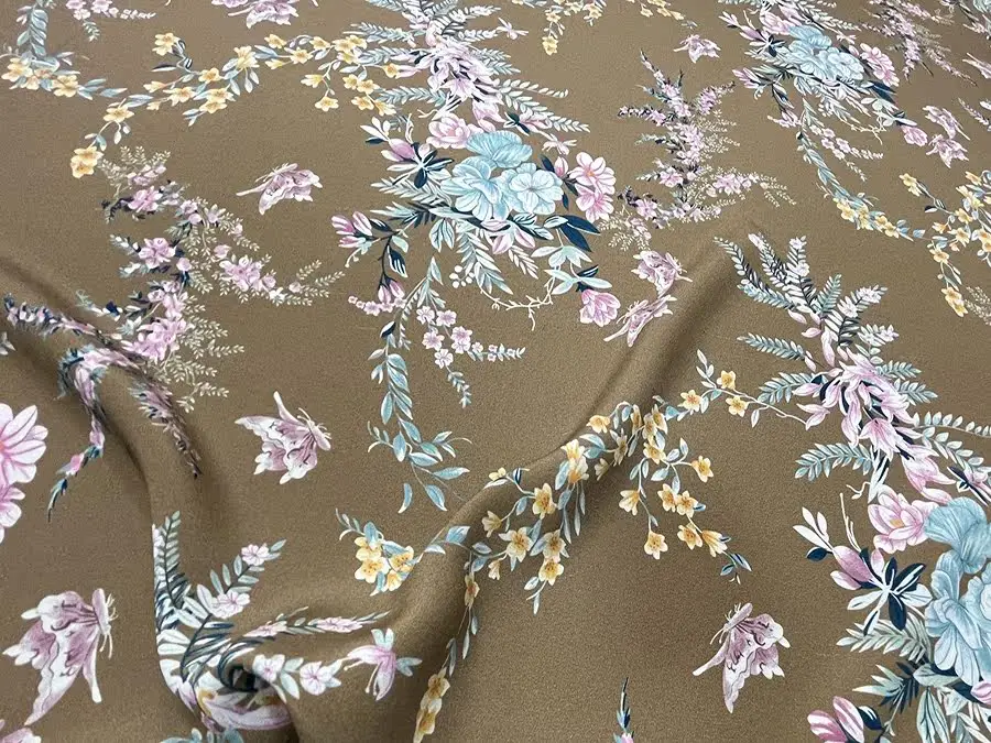 Designer Cloth 30 Momme Silk Elastic Heavy Crepe Fashion Cloth Milk Coffee Color Sweet Flower Spray Painting Silk Fabric Skirt