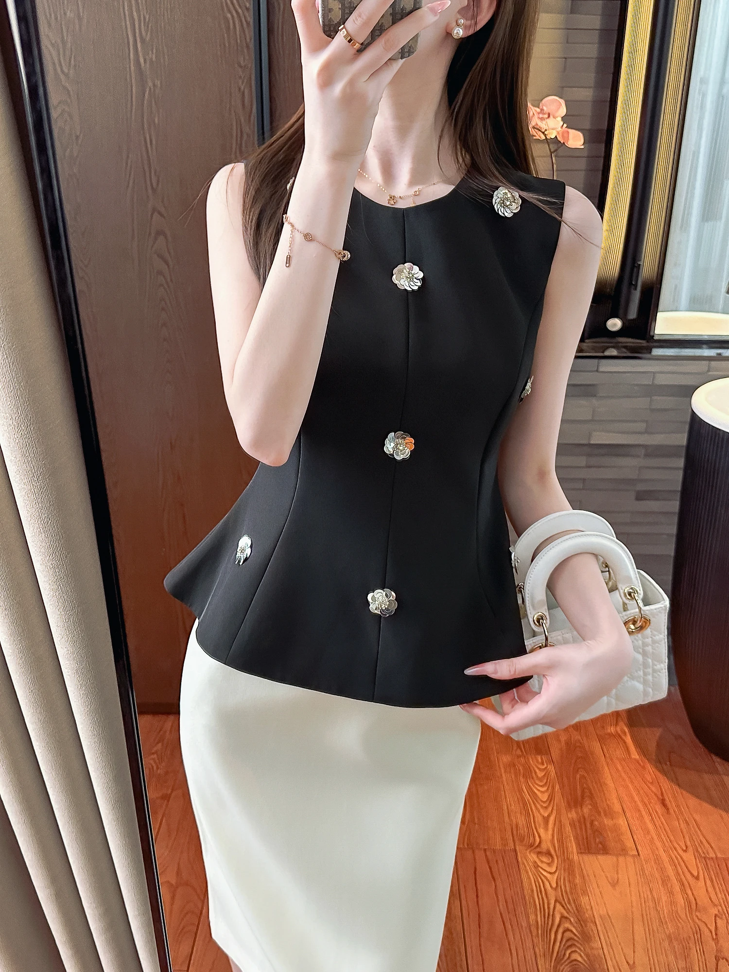 

Женский жилет You See Bla Svel с пуговицами-лепестками, однотонный, стандартной длины, для офиса и повседневной носки, элегантный стиль.