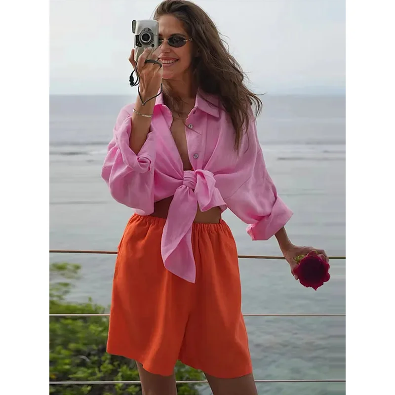 قميص بوني كبير الحجم من الكتان بأكمام طويلة وطية صدر السترة من القطن الوردي كاجوال