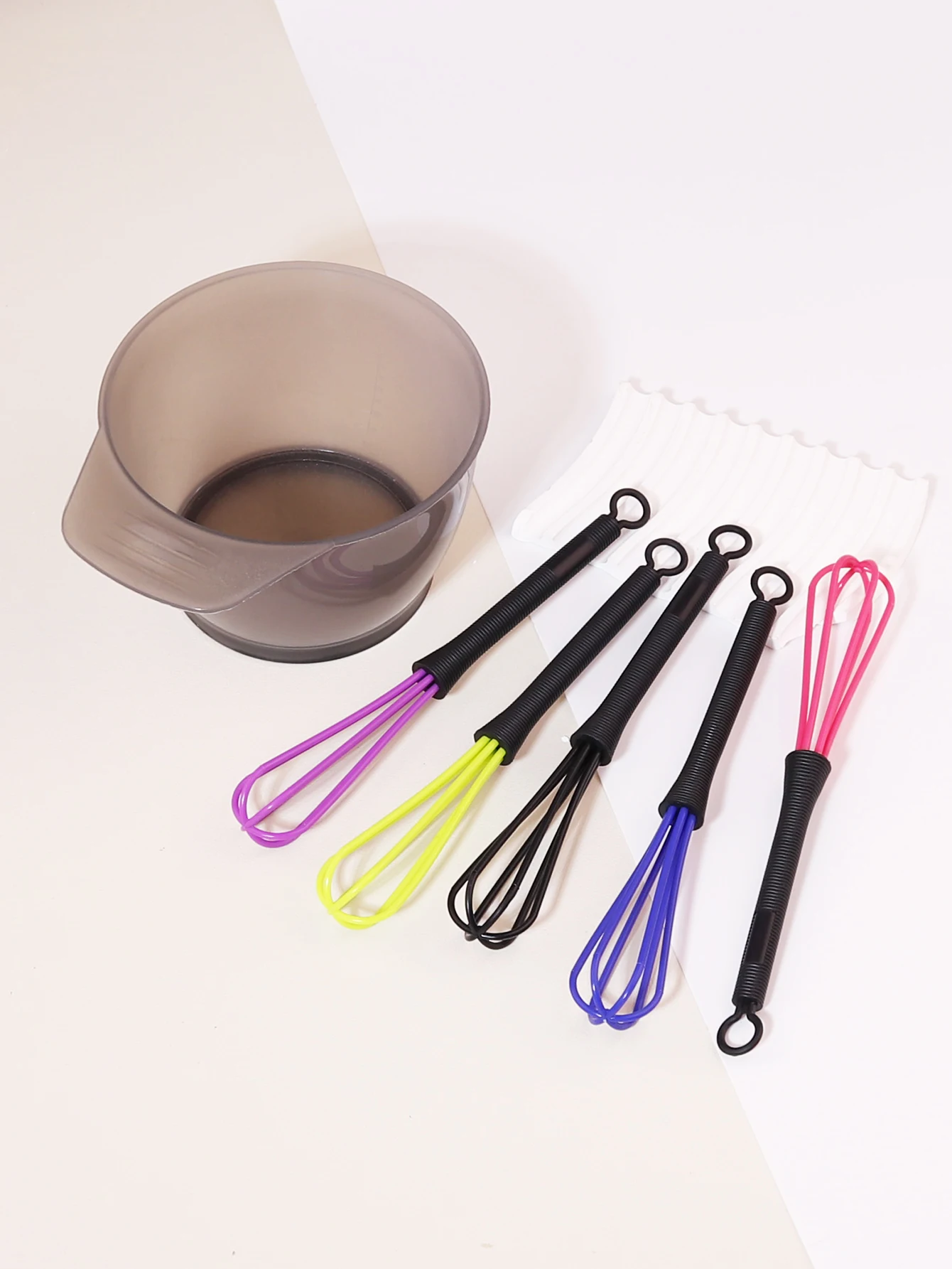 

2pcs large capacity hair dyeing color adjustment hair styling bowls plastic mixers hair styling tools Special for real hair wigs