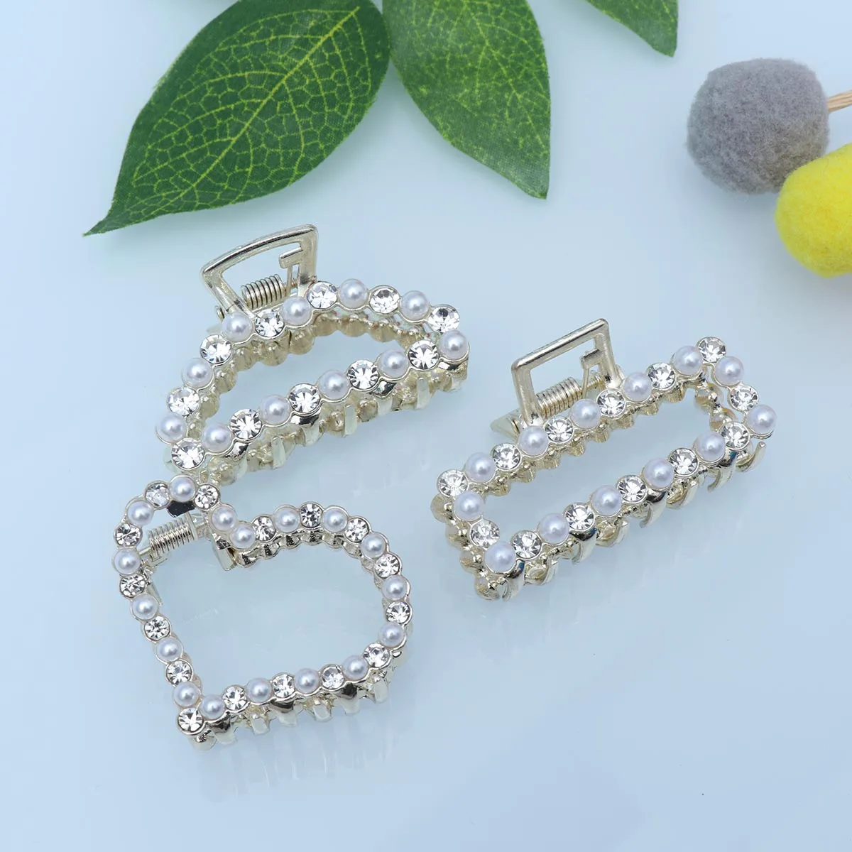 

3pcs Rhinestone Hair Clips Pearl Decorated Durable Claw Slides for Women Fancy Elegant Party Wedding Accessories