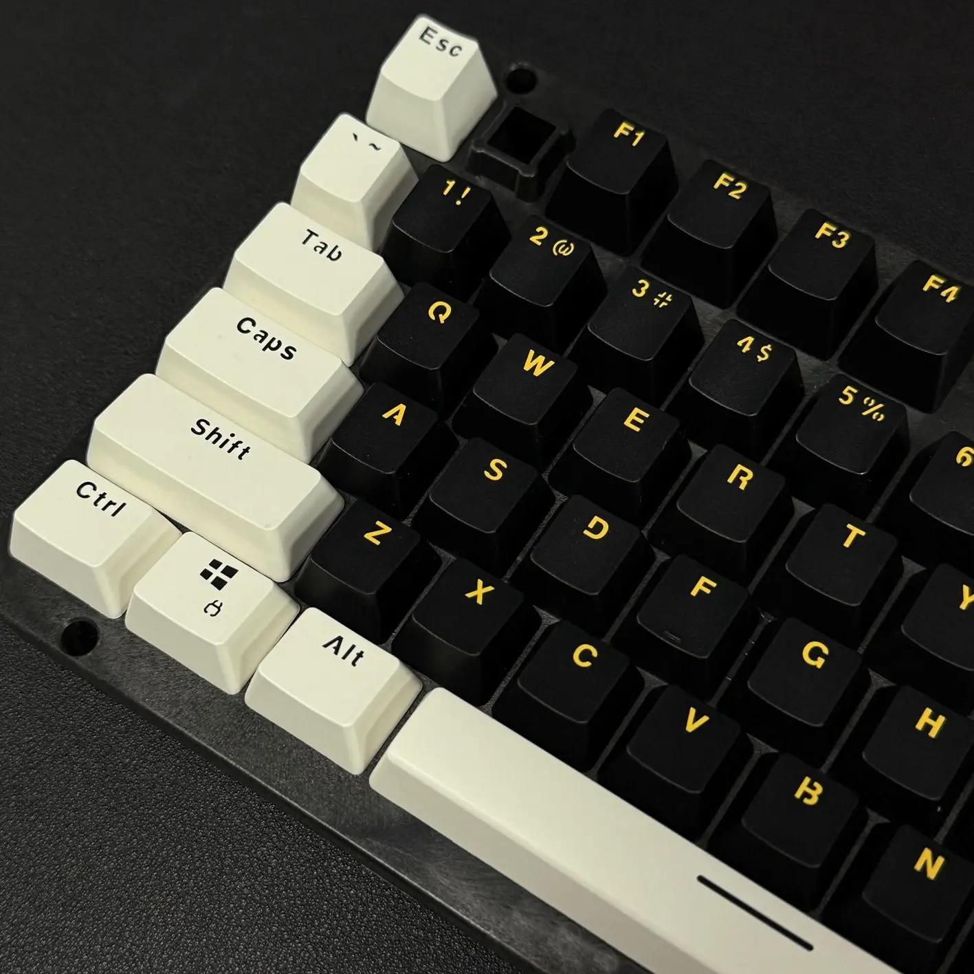 Black and white double-spell mechanical keyboard keycap OEM height PBT two-color keycap clearance 87/104/61