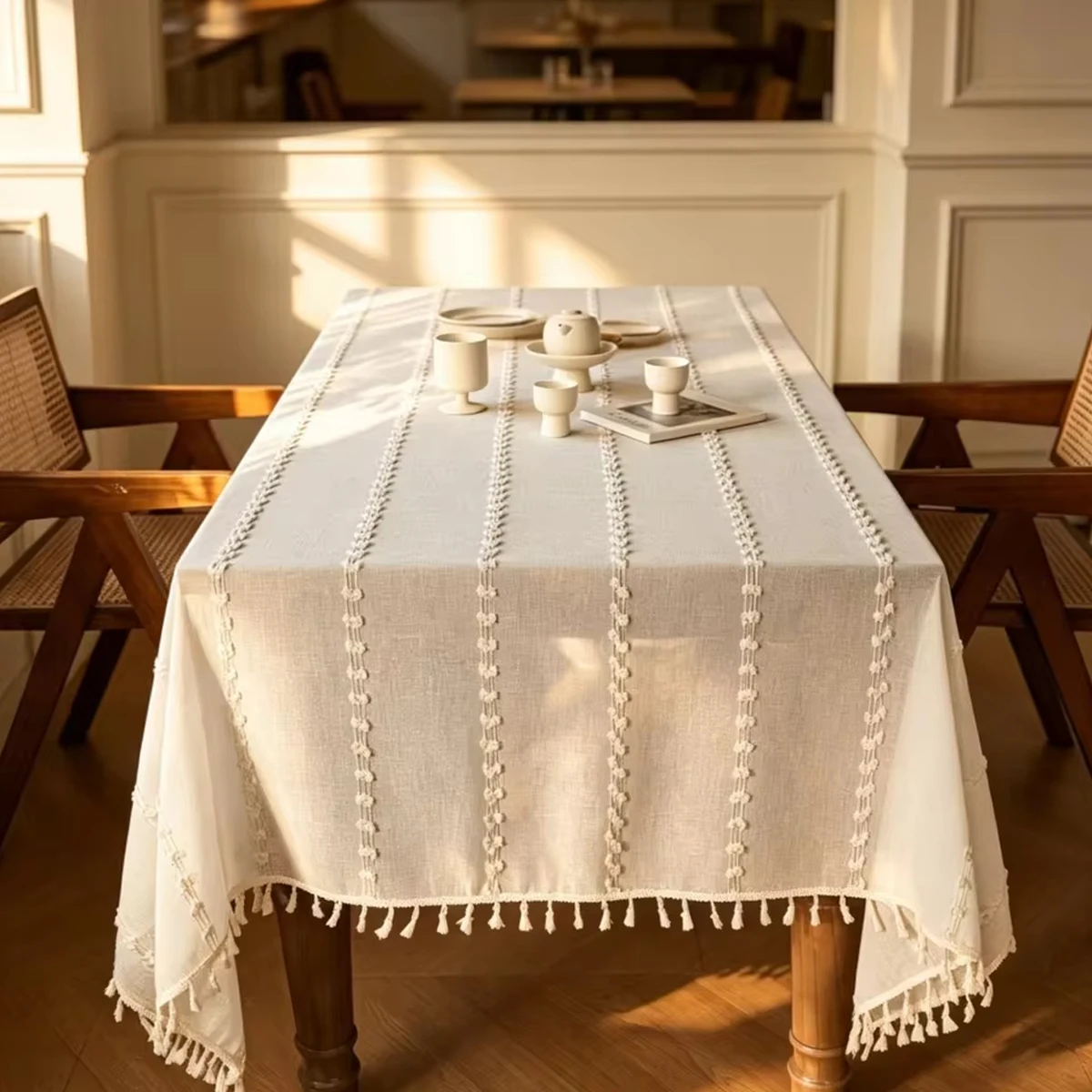 Vertical Jacquard Linen Fringe Tablecloth, Reusable, Washable, Suitable for Holiday, Wedding, And Party Decoration