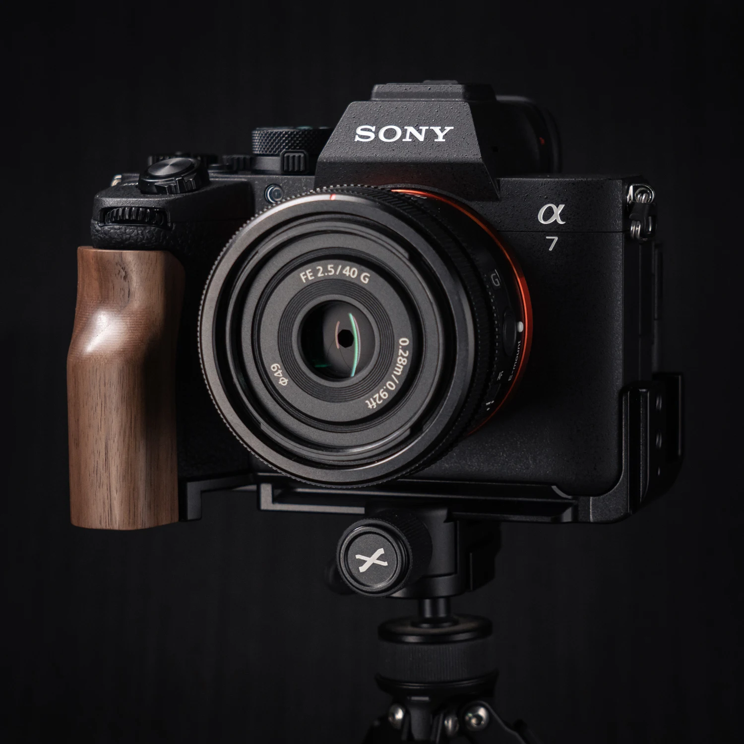 YUWOOD für Sony A7R5 / A7M4 Kamera-Cage mit Holzgriff und integrierter Schnellwechselplatte für Arca-Swiss Cage Rig Kit – Detail 28