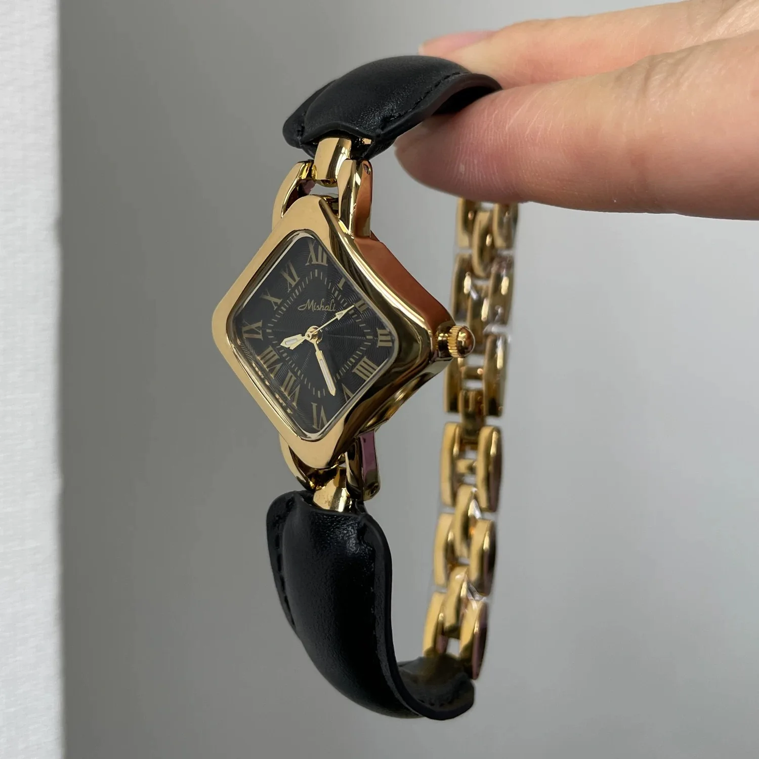 Retro square watch for women, light luxury, niche 2025 new model for women, authentic brand, bracelet style women's watch