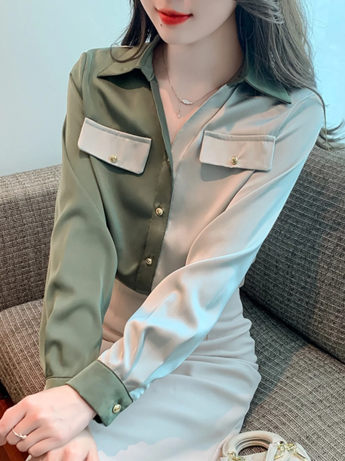 

Early Autumn Women's Chiffon irt Long Sve Lightweight Maturi Faionable Top V-ne Button Detail Regular Fit Polyeste...