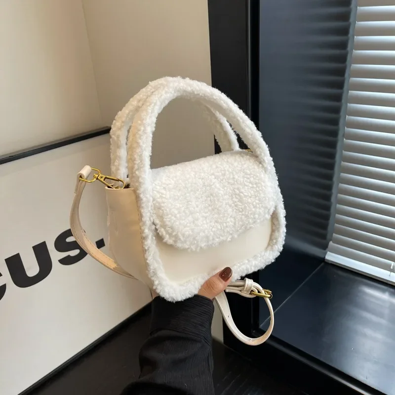 Plush Hand Bag 2023 Autumn Winter New Fashionable All Match Cute Lamb Wool Shoulder Bag Simple Casual Women Crossbody Bag