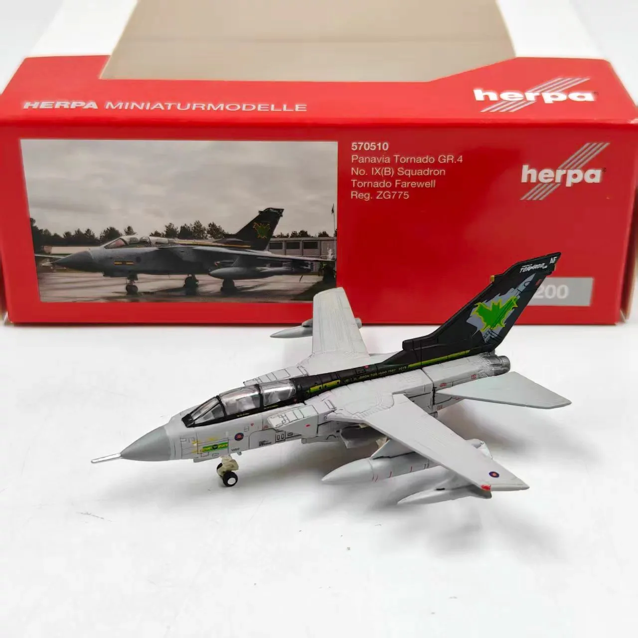 Diecast 1/200 Scale RAF Tornado Fighter Jet Farewell Livery Aircraft Model 570510 Die-cast Alloy Model Finished Static Collectio