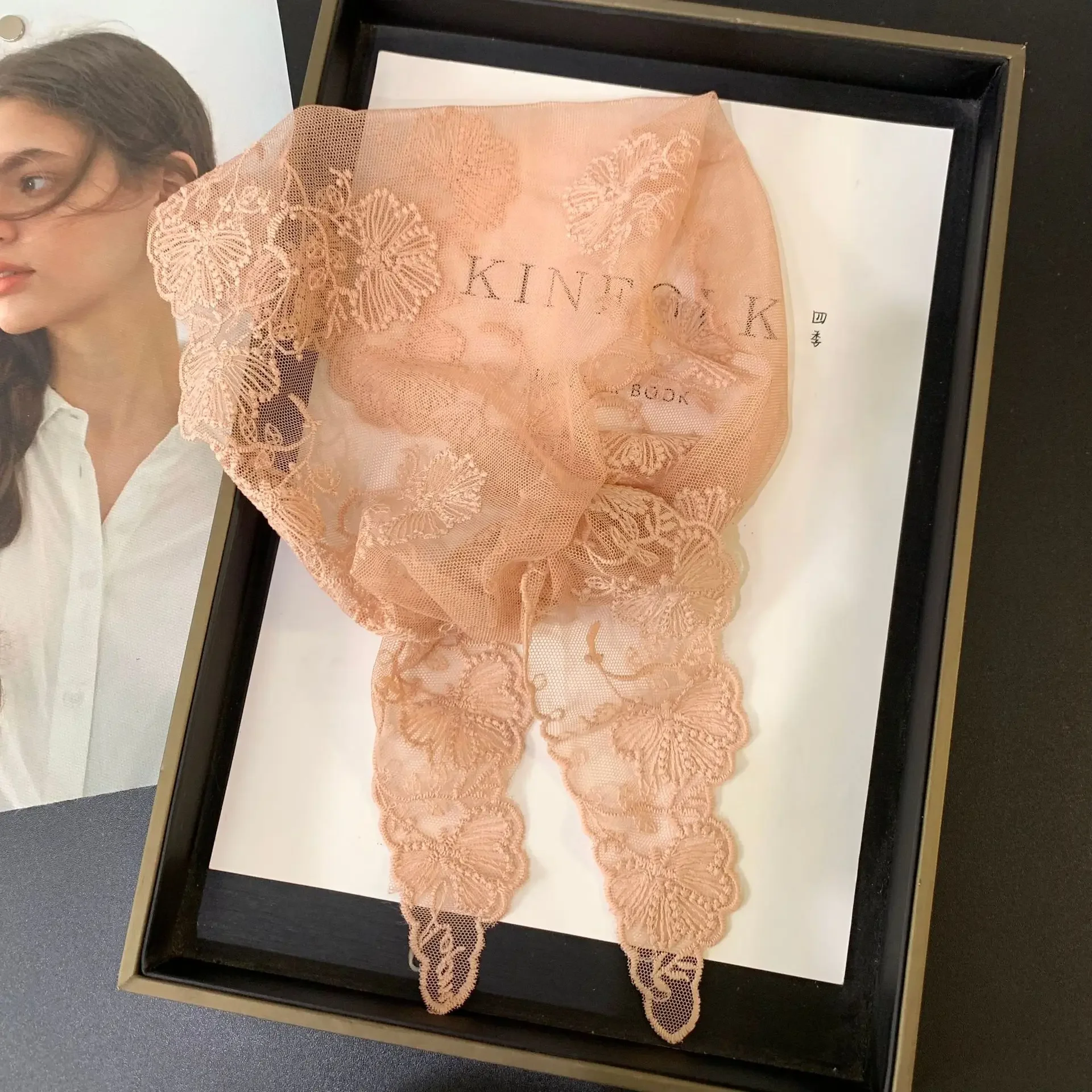 بسيطة ورقة تنوعا مثلث وشاح الحجاب وشاح الرجعية الفرنسية الدانتيل فتاة الديكور الربيع والصيف