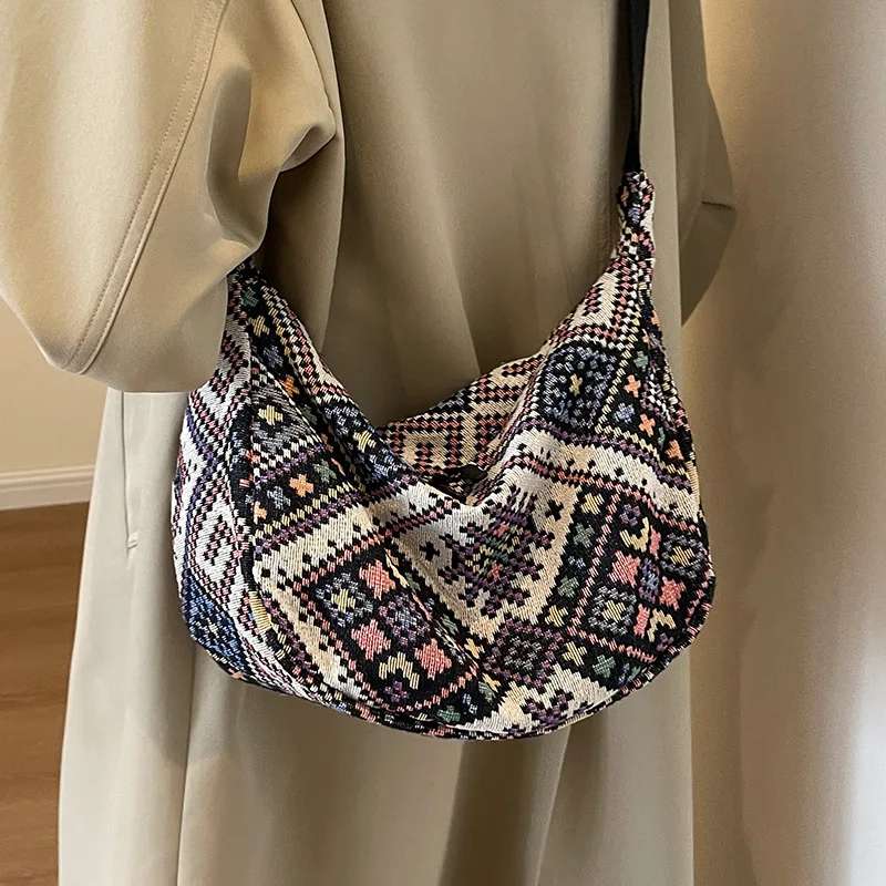 

Large Capacity Ethnic Style Dumpling Bag Women's Korean Version Versatile Messenger Bag Women's Ins Retro Shoulder Bag
