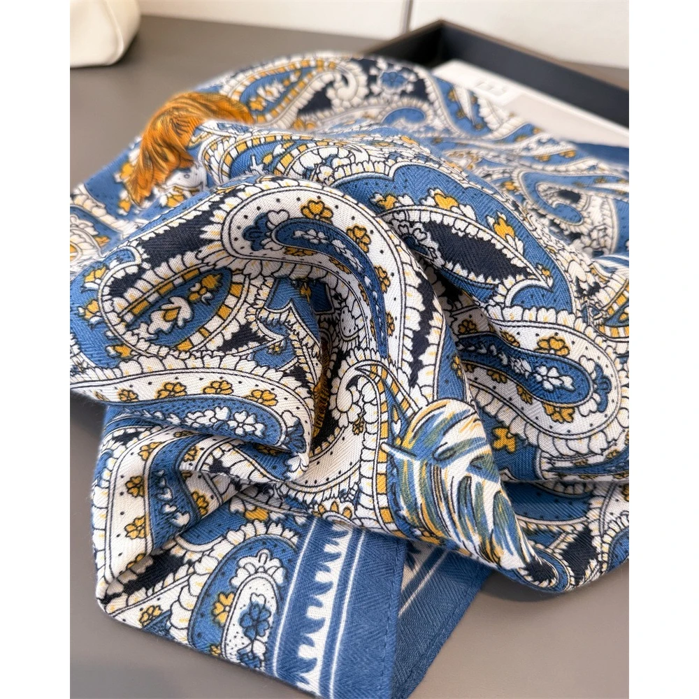 65*65 cm Morbide Sciarpe per la testa Decorazione delle donne Sciarpa quadrata Lusso Paisley Stampa Cotone Sensazione Foulard Caldo Foulard Bandana Cravatta al collo