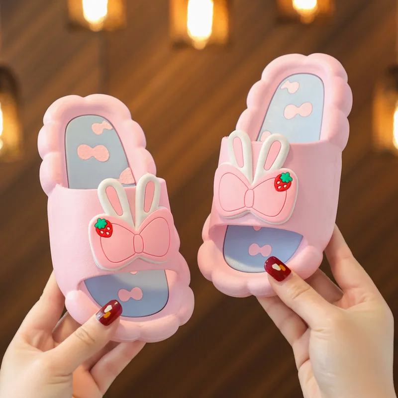 

Summer Girls Indoor Slippers Cartoon Pink Baby Slides Shoes Bathroom Non-slip Teenager girls Slippers Chaussure Enfant Fille